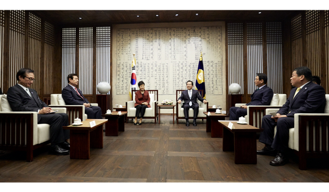 국회협의 국무총리 추천을 요청하기 위해 지난 8일 박 대통령의 국회방문