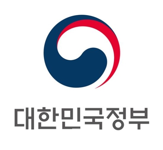 박근혜 정부가 광복 70주년 맞이 정부 상징물로 만든 태극문양, 정부 상징물 교체에 최순실이 개입된 것으로 밝혀지고 있다.