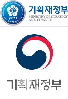 기획재정부 상징물, 위는 예전 상징물, 아래는 박근혜-최순실표 상징물