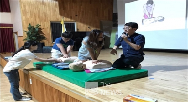 인천시는 9월11일과 12일 백령도 학생과 주민대항 응급처치 및 재난 교육을 실시했다