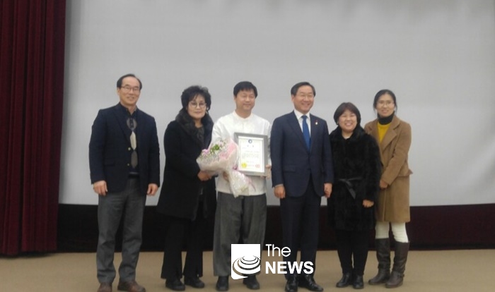 11일 인천시에서 개최한 『2017년 인천 마을 공동체 만들기 우수사례 발표회』에서 계양구 안전마을환경마을만들기 추진협의회가 어울림상(1위)을 수상했다