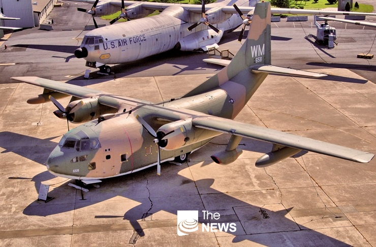 대한민국 공군에서 수송기로 활용하고 있는 C-123프로바이더, 왕복엔진을 장착하고 있고 기종이 많이 낡은 상태다. 이미 공군은 90년대 초반부터 C-130허큘리스로 수송기를 교체하고 있었다.