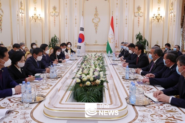 박병석 국회의장과 에모말리 상원의장 회담