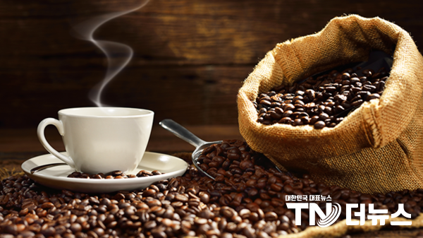 커피와 커피원두 - 사진 신한카드